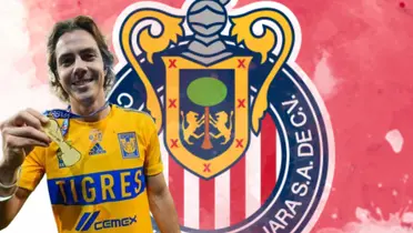 Sebastián Córdova mostrando su medalla de campeón / FOTO Fútbol Total