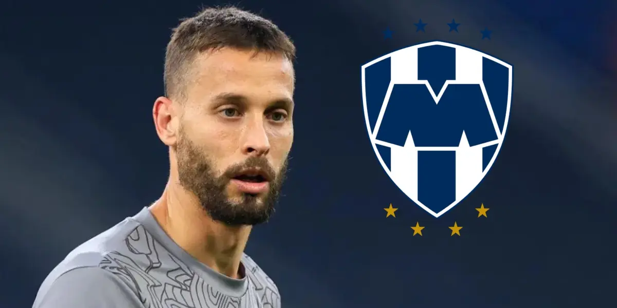 Sergio Canales junto al escudo de Monterrey / FOTO 20 MINUTOS
