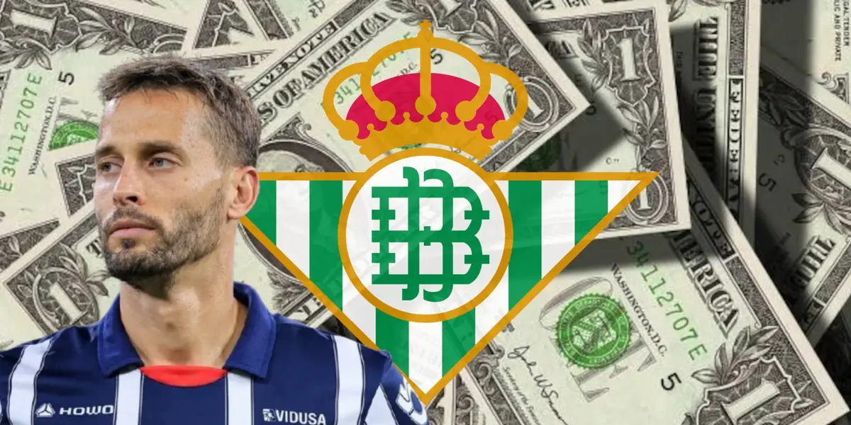 Sergio Canales junto al escudo del Real Betis / FOTO SOYFÚTBOL