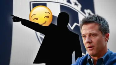 Silueta de director técnico y emoji a su lado y José Antonio Noriega./ Foto Fútbol Total.