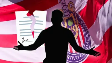 Silueta de futbolista, contrato animado roto y bandera de Chivas/ Foto El Universal.