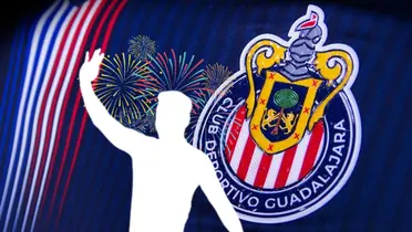 Silueta de futbolista saludando, fuegos artificiales y escudo de Chivas/Foto Puma.