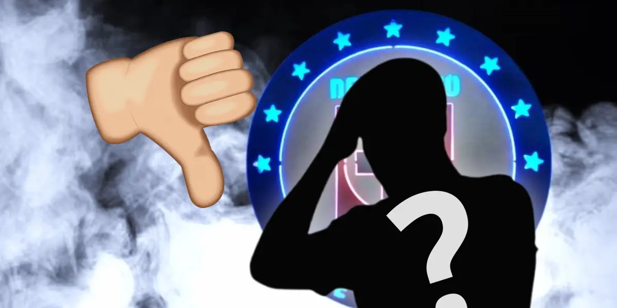 Silueta de futbolista y emoji de dedo hacia abajo/Foto D10.com