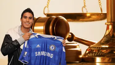 Ulises Dávila con playera del Chelsea/Foto Academia Irigoyen.