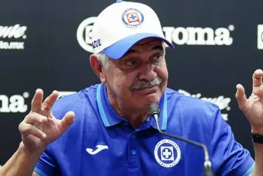 Una de las peores decisiones de Ricardo Ferretti en el Cruz Azul que podría costarle la chamba.
