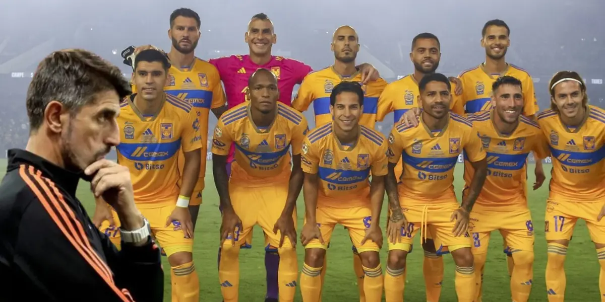 Veljko Paunovic junto a futbolistas de Tigres / FOTO AFP
