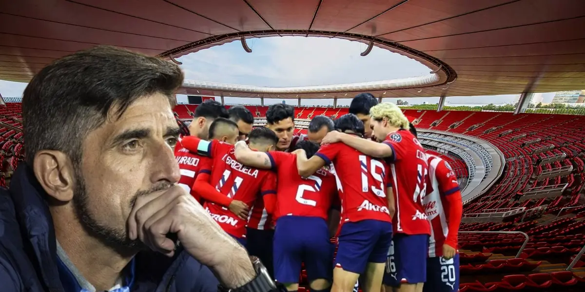 Veljko Paunovic junto a jugadores de Chivas / FOTO MEXSPORT