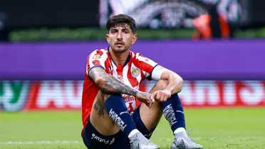 Víctor Guzmán con el jersey de Chivas / FOTO ESTO