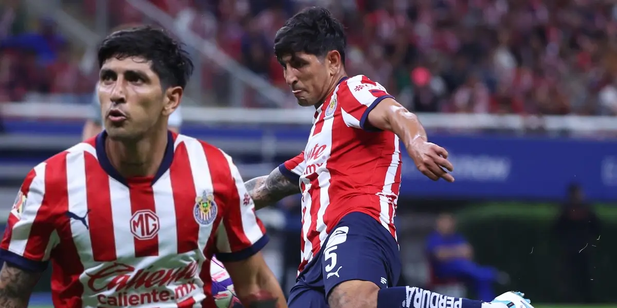 Víctor Guzmán en el Chivas vs Necaxa / FOTO X