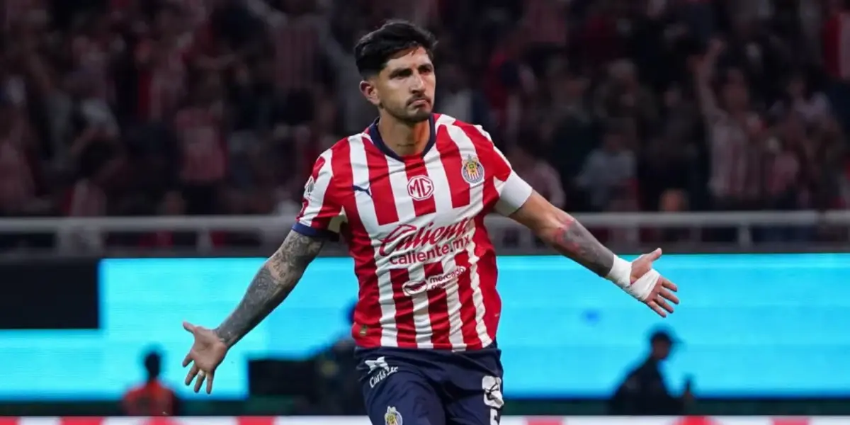 Víctor Guzmán festejando su gol en Chivas / FOTO RÉCORD