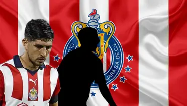 Víctor Guzmán junto a futbolista incógnito / FOTO X