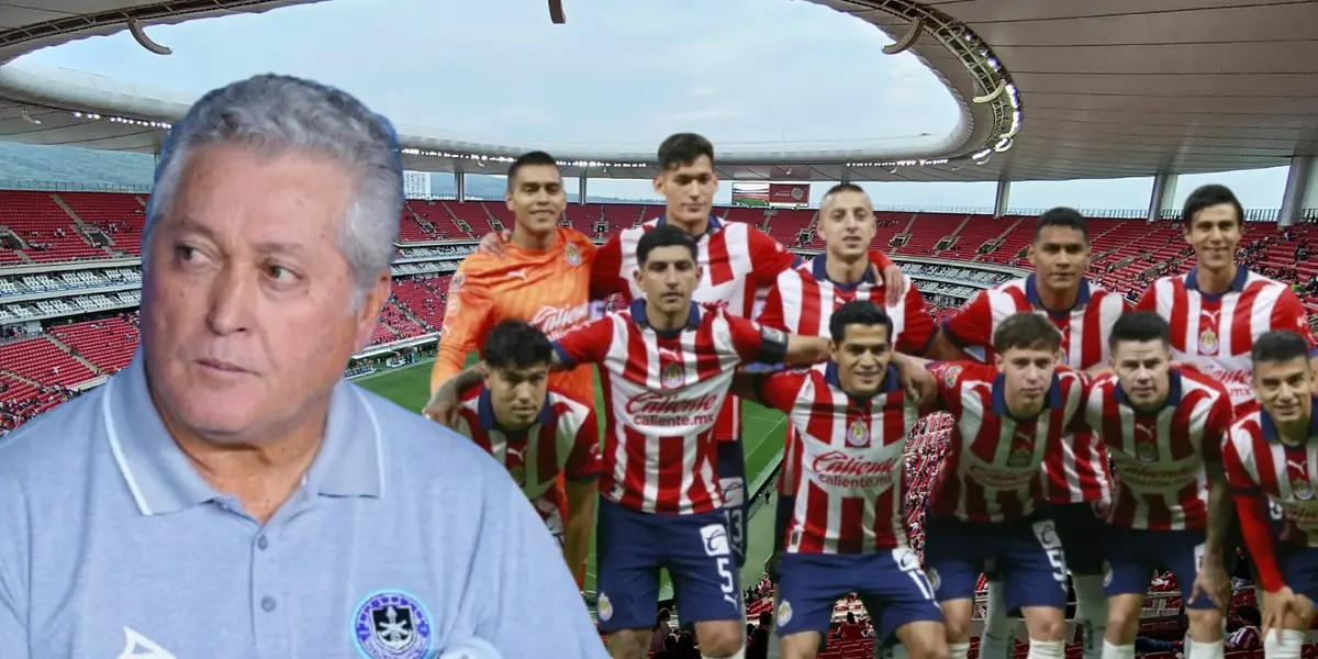 Víctor Manuel Vucetich junto a futbolistas de Chivas / FOTO GETTY IMAGES