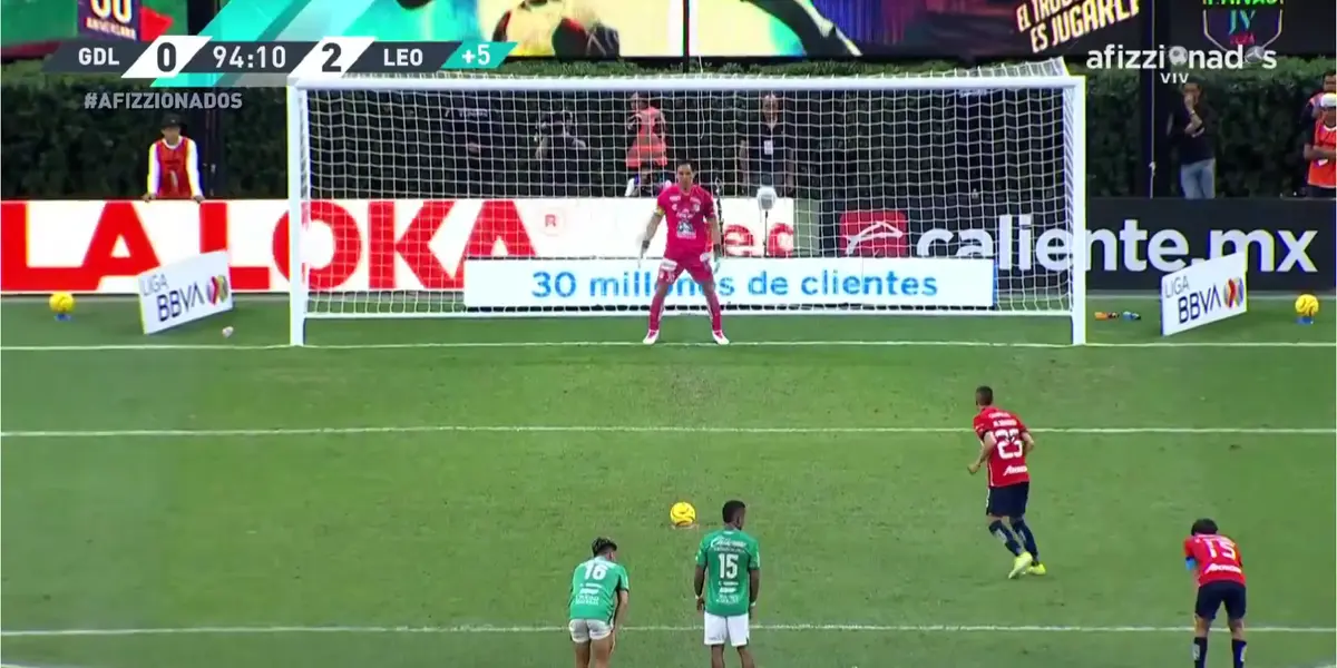 VIDEO | Alvarado pone cara y evita humillación de Chivas con el 1 a 2 ante León