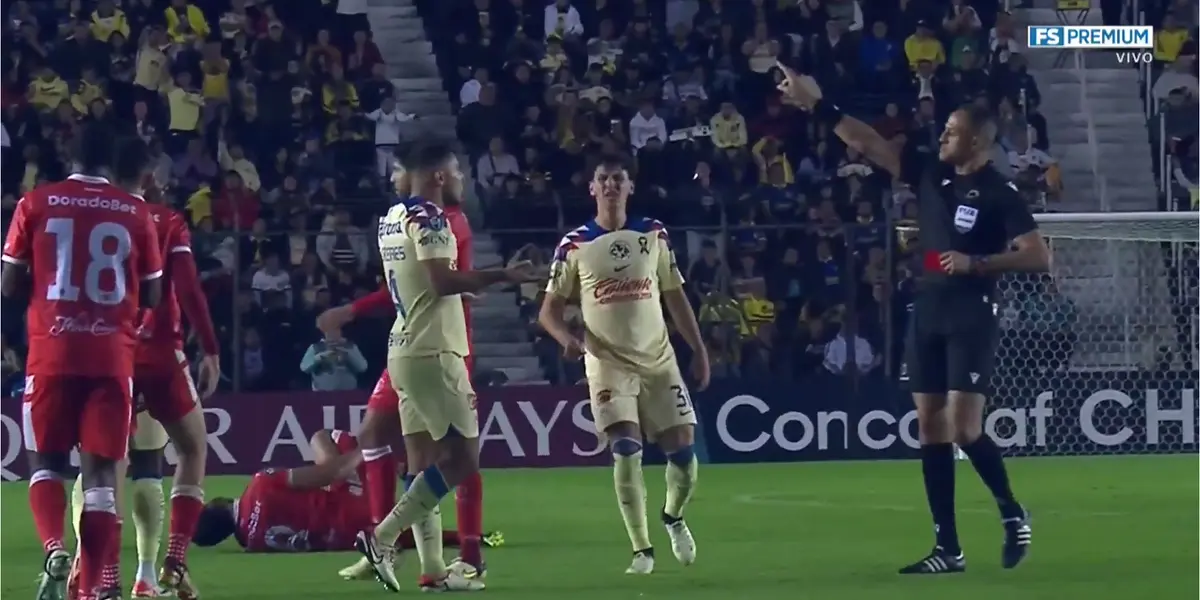 VIDEO | ¿Árbitro le ayudó al América? Expulsaron a Cáceres y lo revirtieron