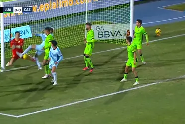 VIDEO | La suerte de Jurado, Cruz Azul perdonó en polémica jugada, ¿entró o no?