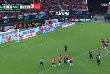 VIDEO | Se le acabó la magia a Preciado, falló el penal y las Chivas respiran