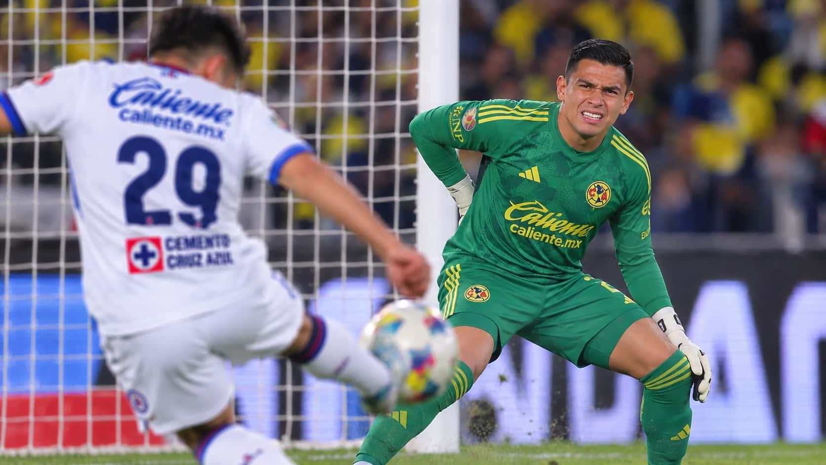 Luis Malagón titular en el América vs. Cruz Azul
