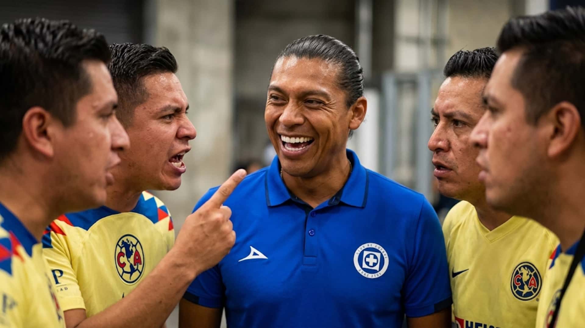 Joel Huiqui se ríe de la hinchada de América tras la victoria de Cruz Azul