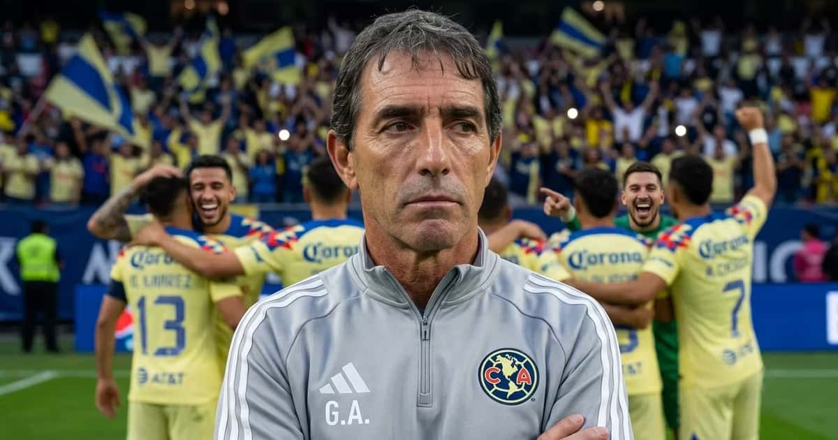 Guillermo Almada molesto mientras jugadores de América festejan detrás de él