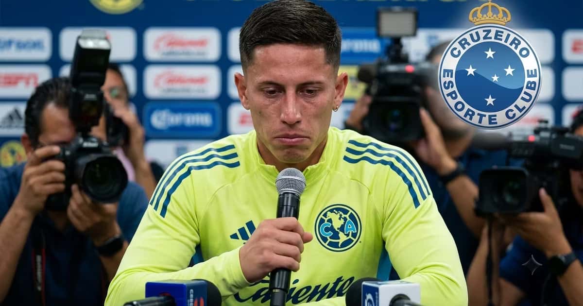 Brian Rodriguez en rueda de prensa hablando