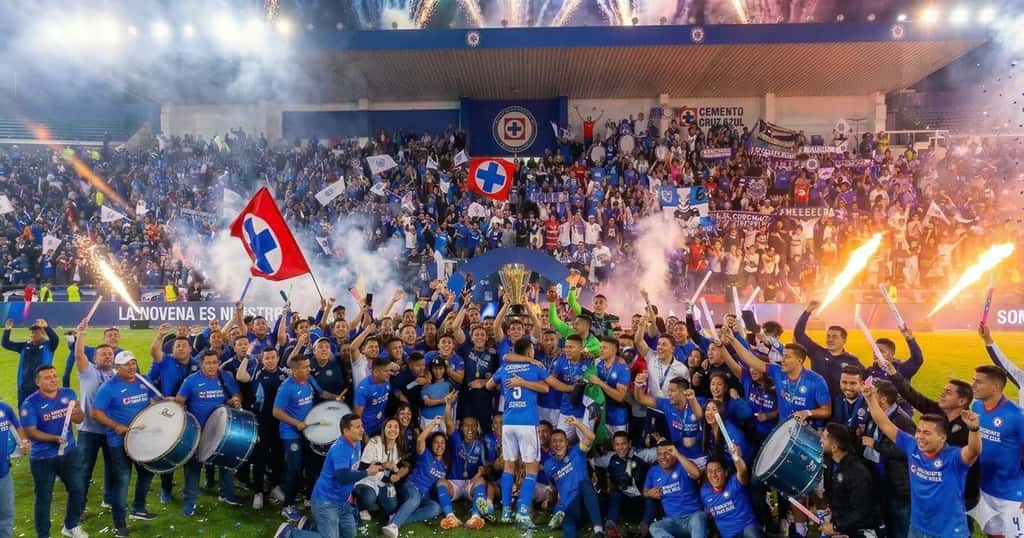 Cruz Azul recibió el apoyo de sus aficionados previo a la final ante Pumas