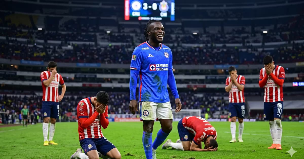 Ebere provocó la falta y no habría penal de Cruz Azul a Chivas, según Fernando Guerrero