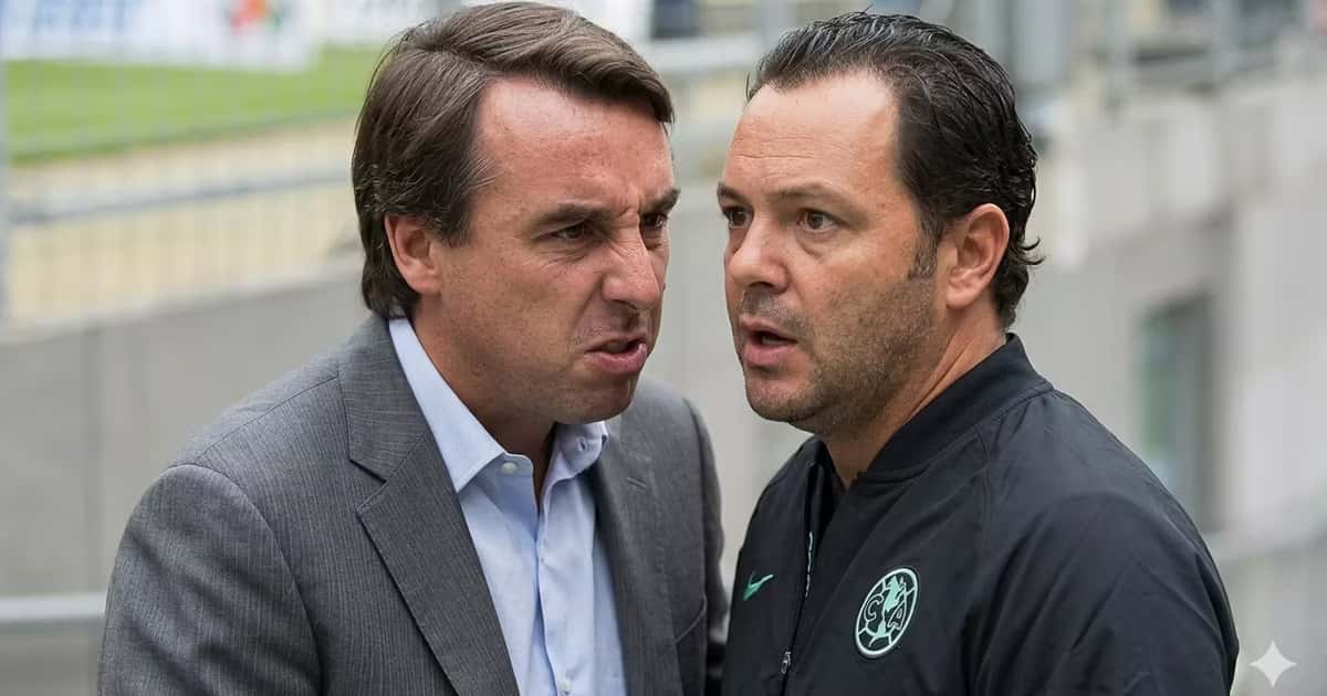 Emilio Azcárraga está molesto con Santiago Baños.