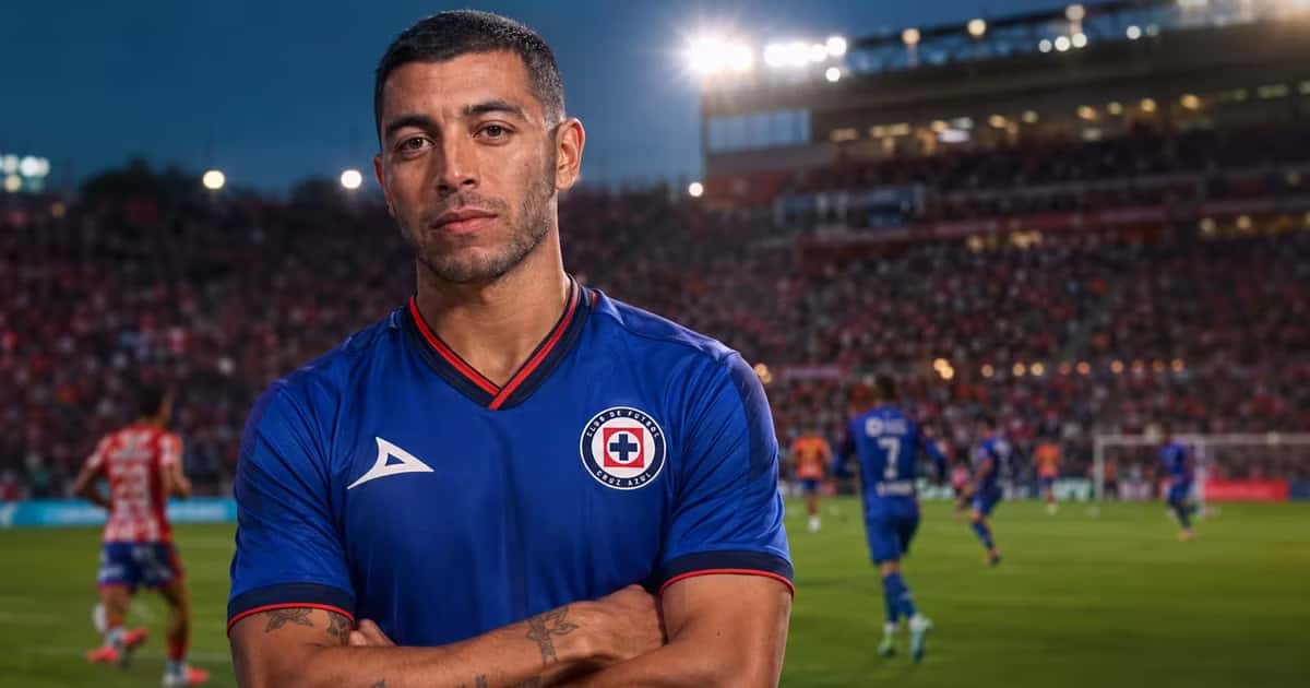 Erik Lira comenzó como titular el partido entre Cruz Azul y Atlético de San Luis.