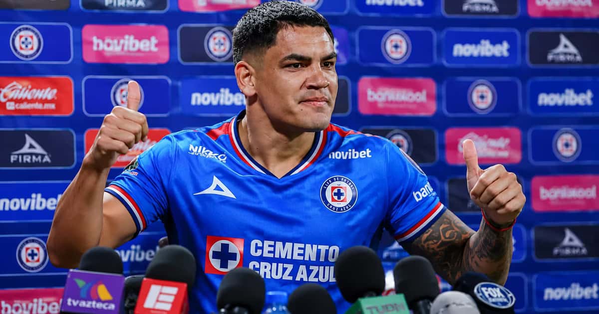 Gabriel Fernández habló de sus ganas de seguir en Cruz Azul mientras su renovación continúa sin cerrarse.