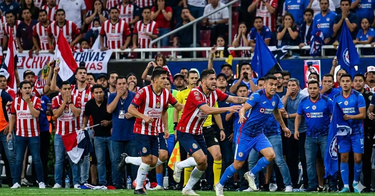 Jugadores de Chivas no se contuvieron y al final del duelo con Cruz Azul terminaron en llanto