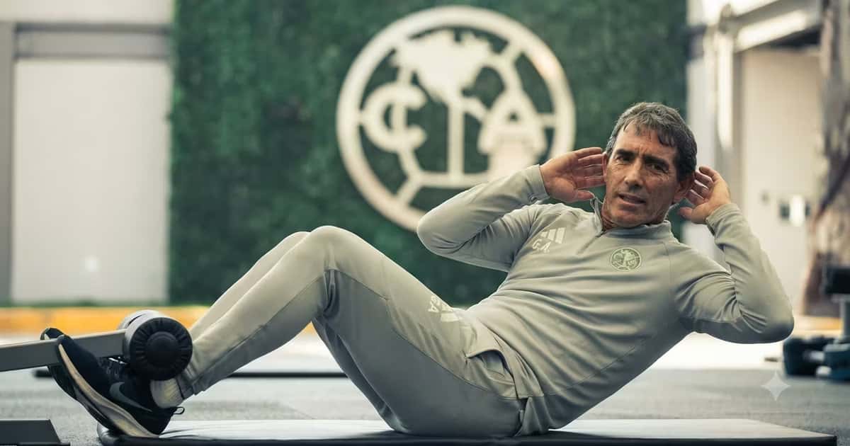 Guillermo Almada entrenando en Coapa