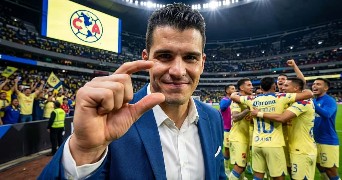 Sergio Dipp achicando los dedos con jugadores del América festejando detrás.