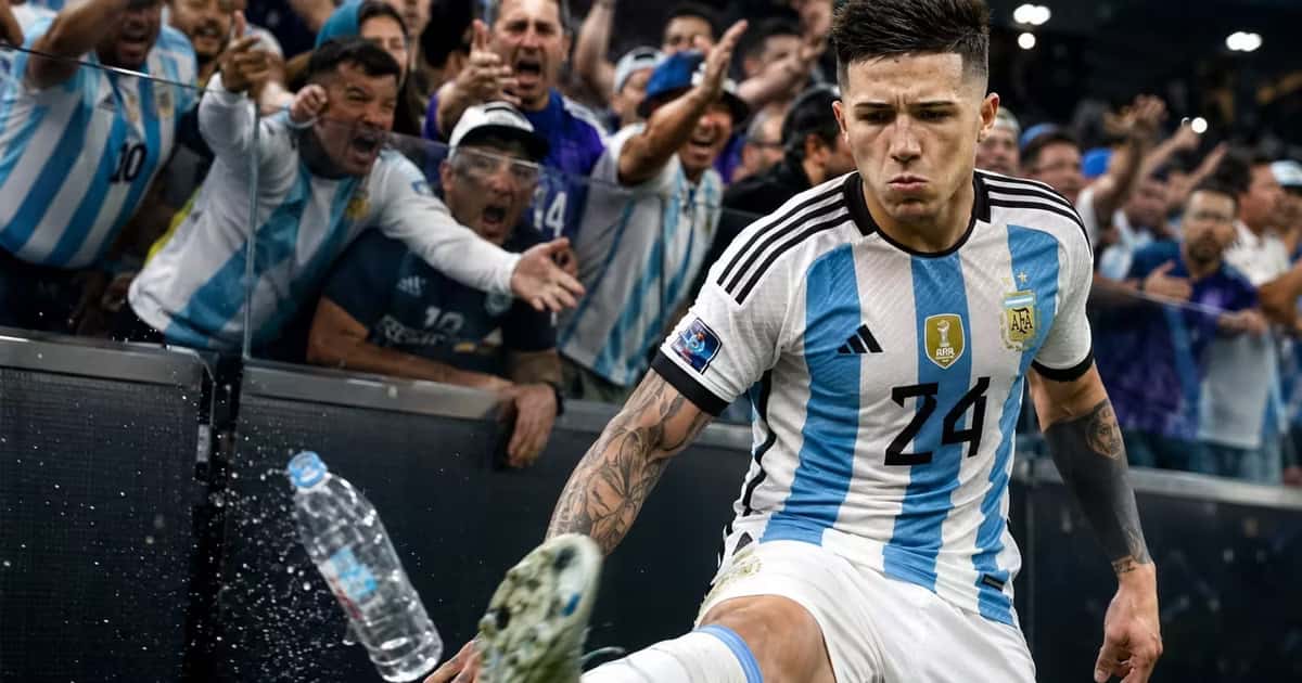 Enzo Fernández pidió disculpas a la afición argentina después de ser expulsado en la final ante España.