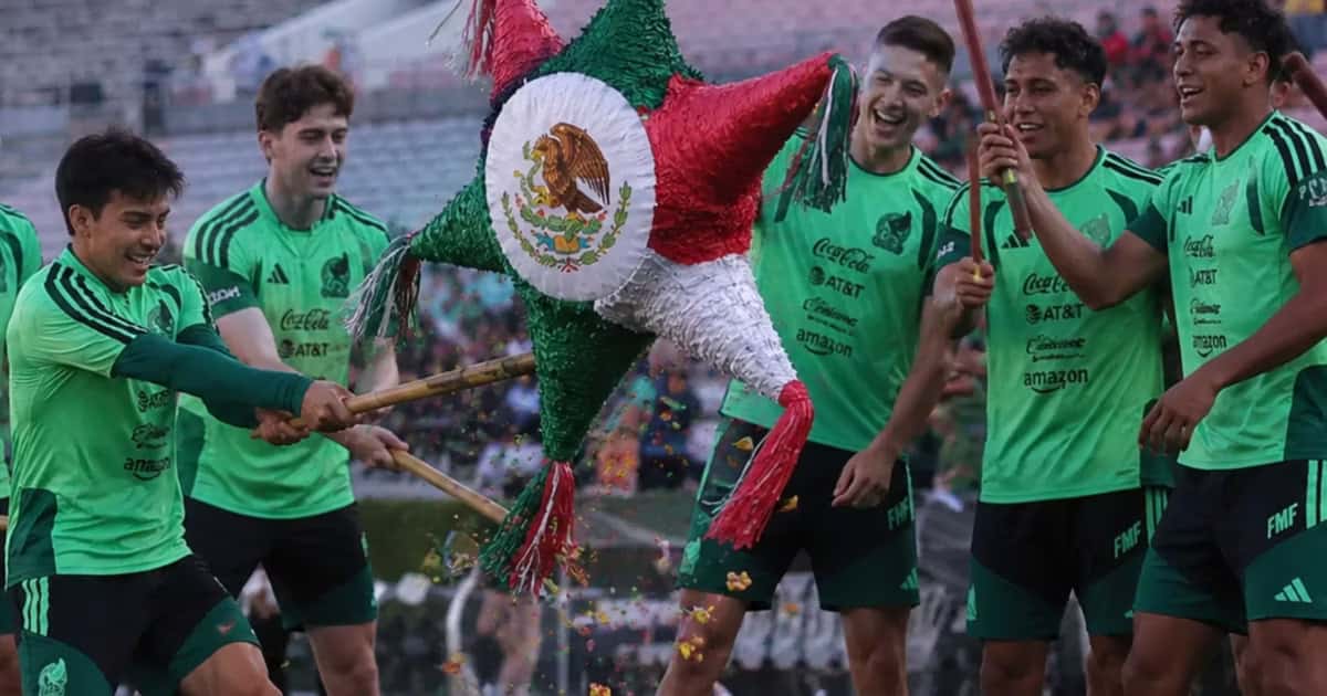 México entrenó con buen ambiente y una dinámica tipo piñata antes de enfrentar a Ecuador en el Mundial.