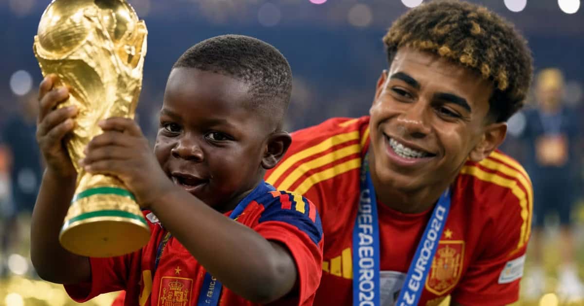 Keyne, hermano de Lamine Yamal lame la Copa del Mundo mientras celebra junto a su hermano.