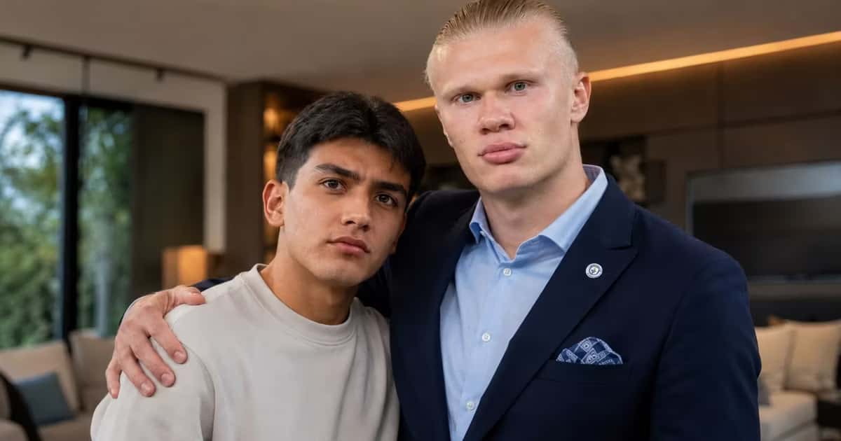 Gilberto Mora apareció junto a Erling Haaland y su familia durante el videoblog del delantero noruego.