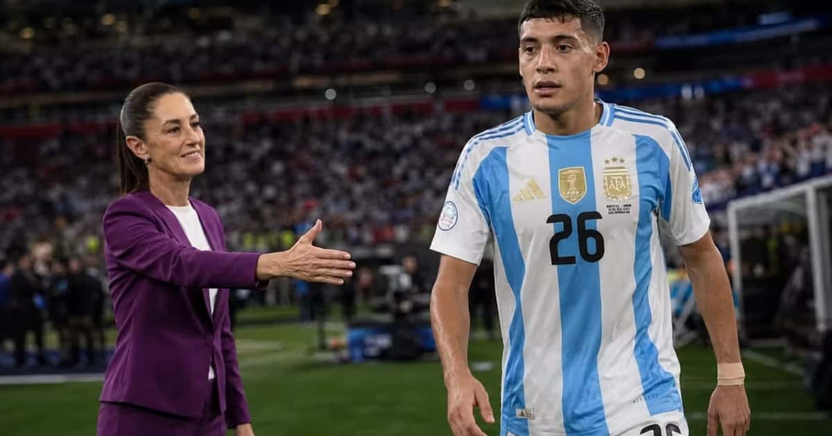 Nahuel Molina siguió caminando sin completar el saludo con Claudia Sheinbaum durante la entrega de medallas.