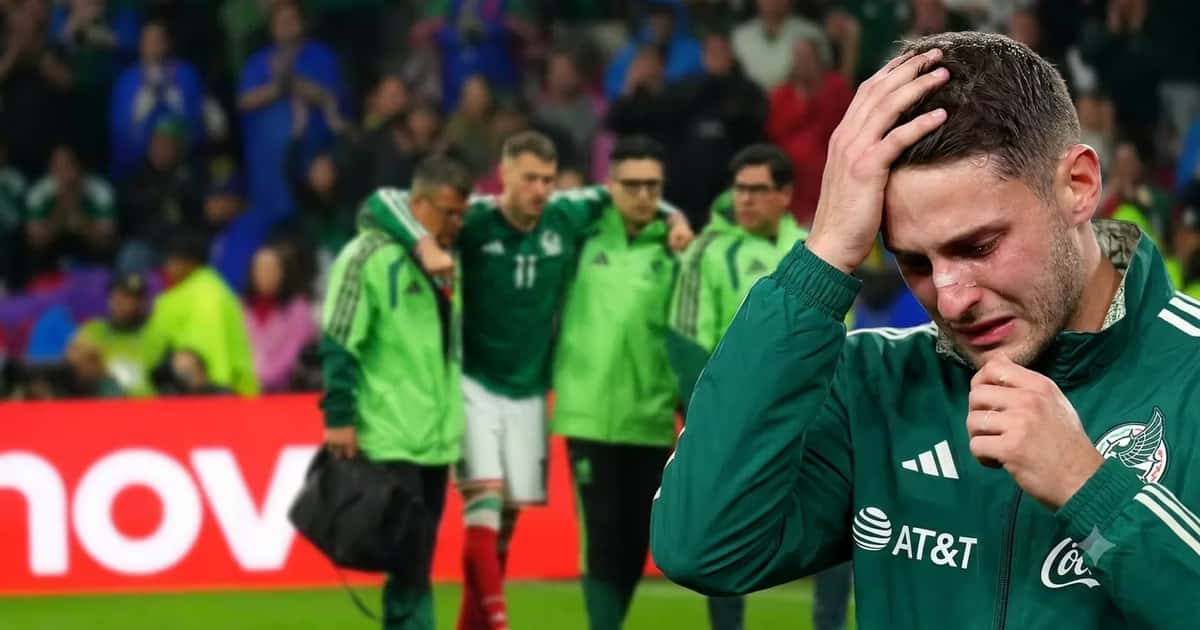 Santiago Giménez tendría una lesión que le dejaría fuera del fútbol varias semanas