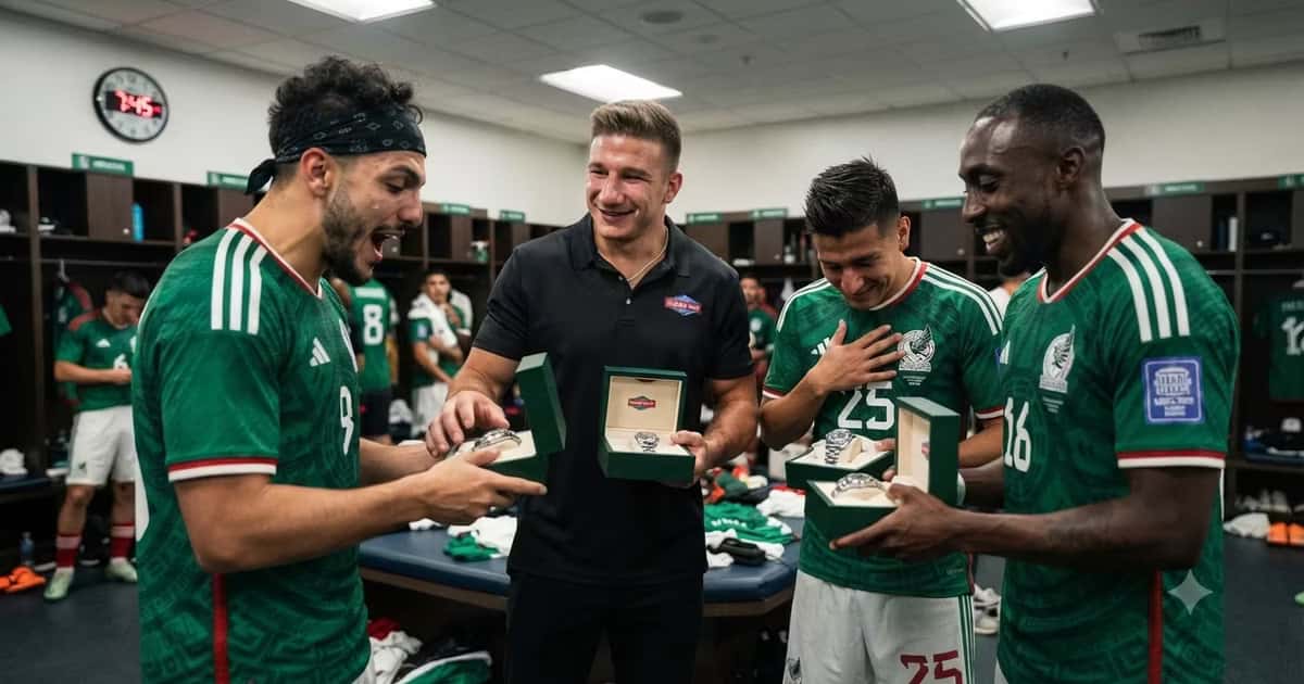SteveWillDoIt regaló varios relojes de lujo a los mexicanos en la concentración