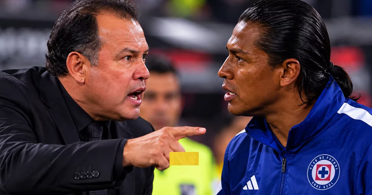 Juan Reynoso aconseja a Joel Huiqui tras su mal paso con Cruz Azul