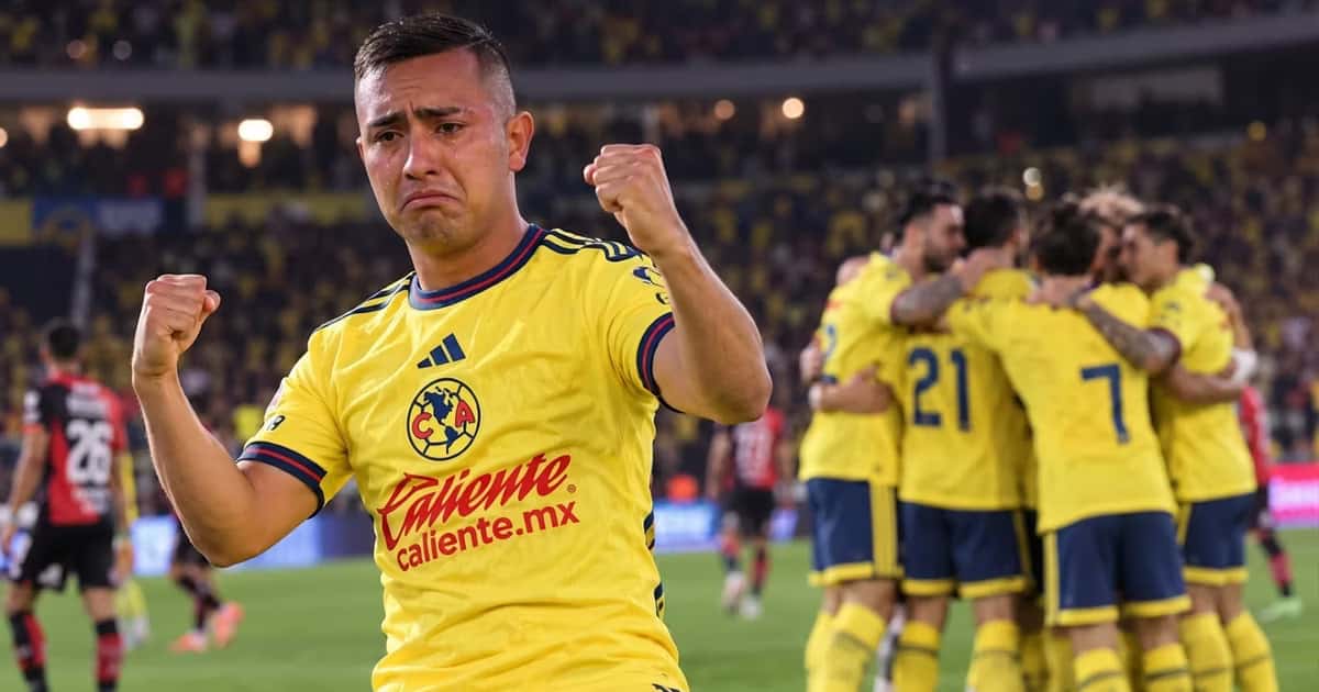 Erick Sánchez festejando