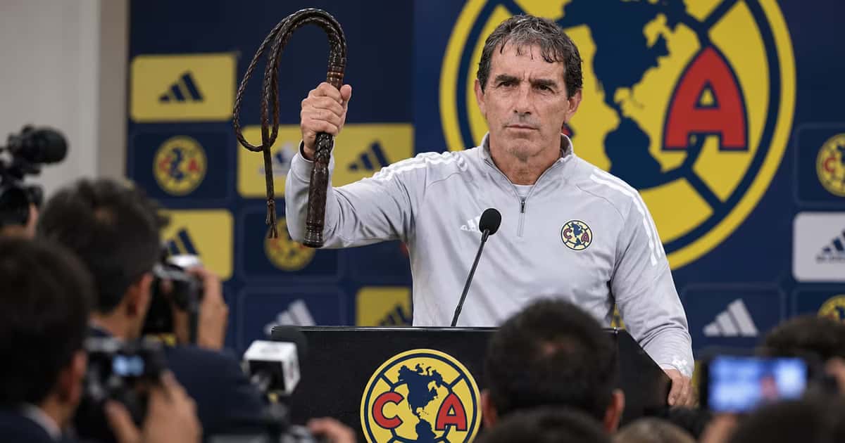 Guillermo Almada en rueda de prensa