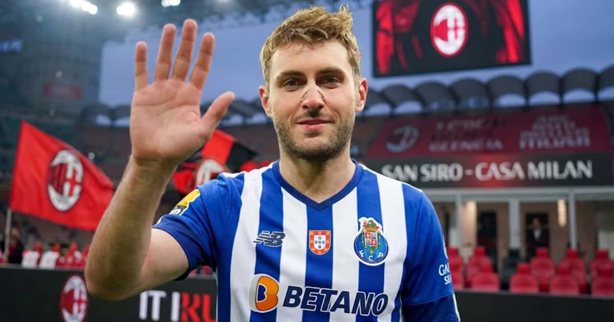Santiago Giménez dejó al Milan y llegará al Porto con una oportunidad para recuperar protagonismo y demostrar nuevamente su nivel en Europa.