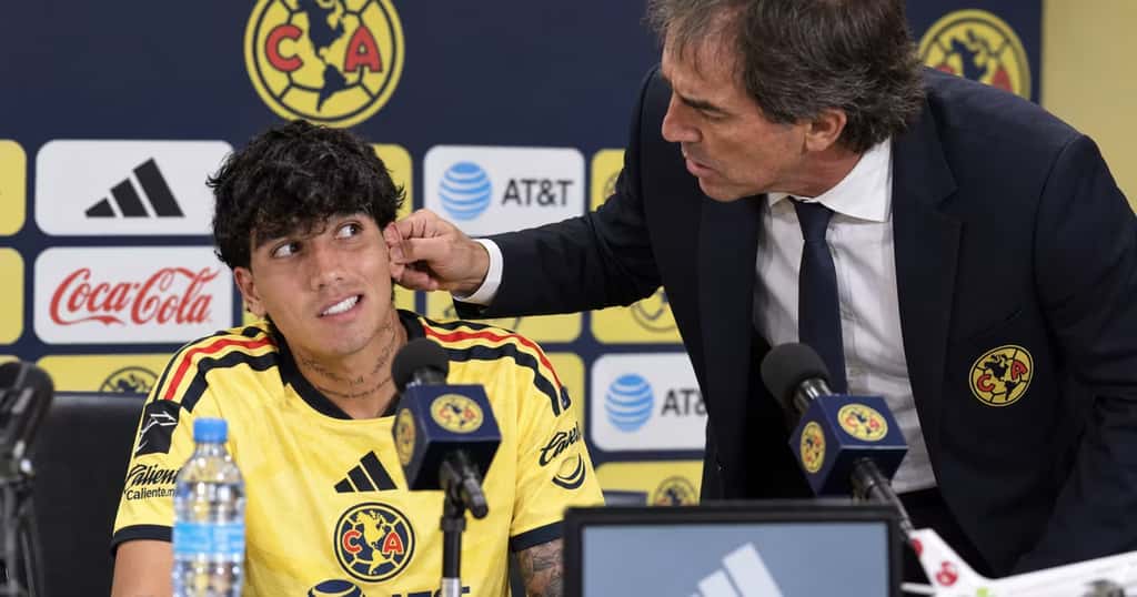 Kevin Álvarez defiende los regaños de Almada y destaca su efecto en el América