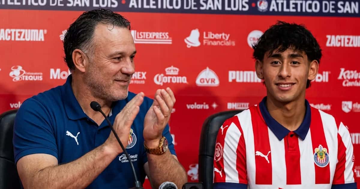 Santiago Sandoval fue una de las piezas importantes en el funcionamiento de Chivas durante la goleada ante Atlético de San Luis.