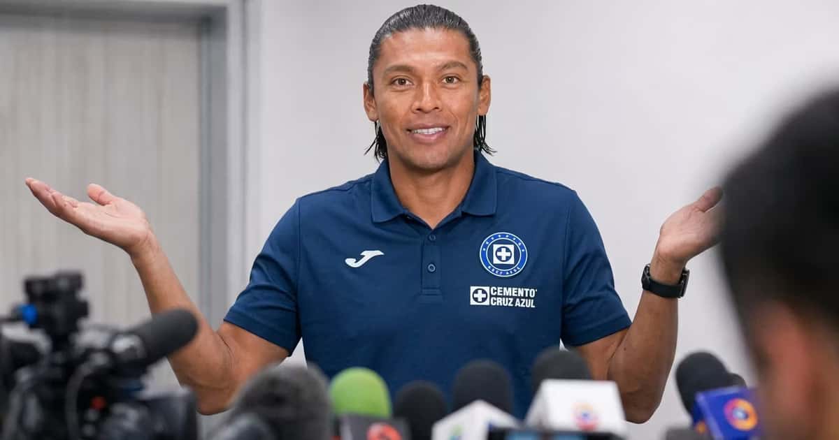 Joel Huiqui abrió la puerta a más refuerzos para Cruz Azul ante las bajas y la crisis de resultados que atraviesa el campeón.