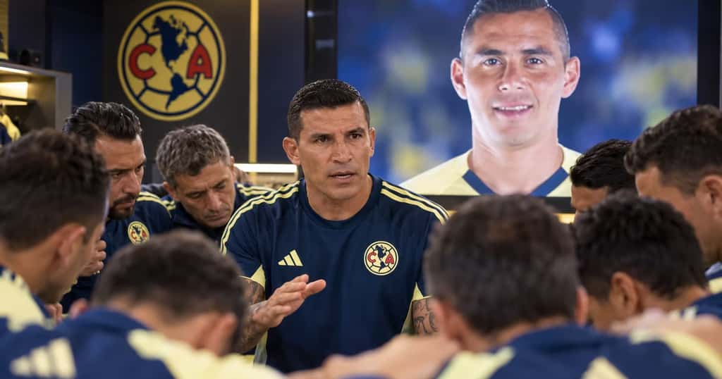 Maza Rodríguez adelanta el homenaje que las leyendas del América preparan para Paul Aguilar