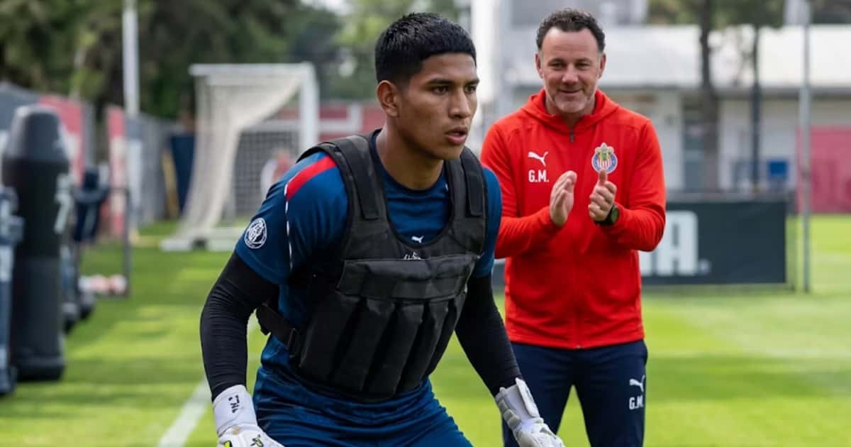 Juan Sebastián Lizaga gana protagonismo en los entrenamientos de Chivas bajo la mirada de Gabriel Milito y aparece como una apuesta para el futuro del arco rojiblanco.