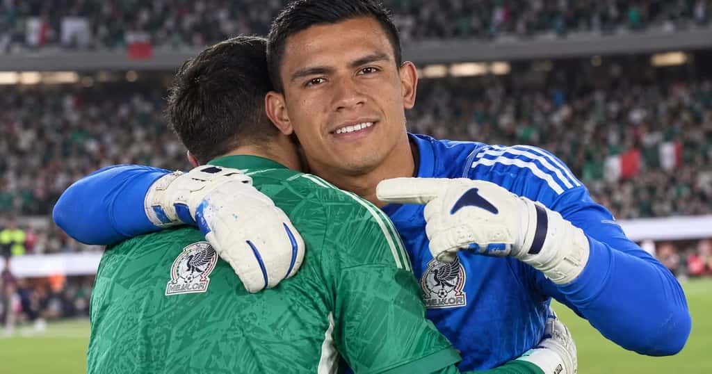 Raúl Rangel recibe el respaldo del portero que amenaza con quitarle la titularidad en el Tri
