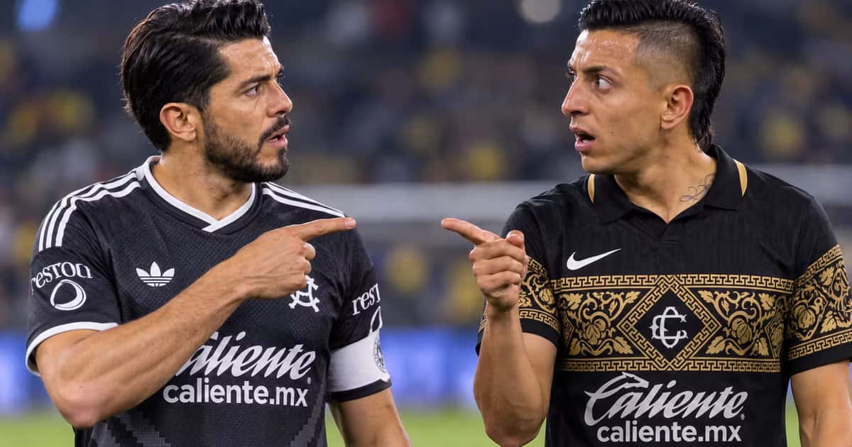 Camisetas negras de Chivas y América